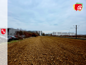 Foto Ackerfläche vor Gewerbegebiet