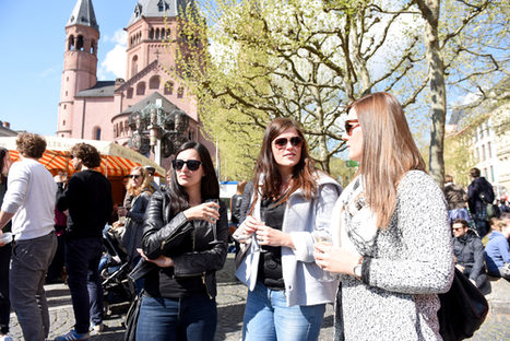 test - Besucher des Marktfrühstücks