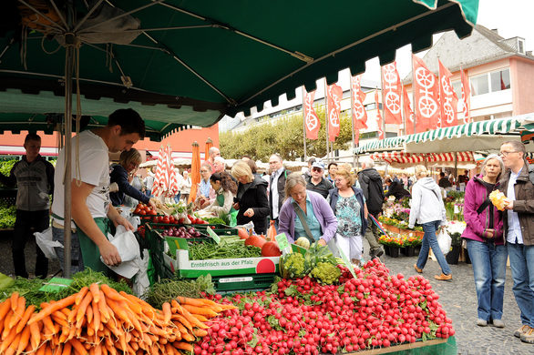 Gemüsestand auf dem Mainzer Wochenmarkt