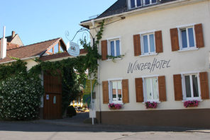 Außenansicht des Hotels © Winzerhotel Himmelacker