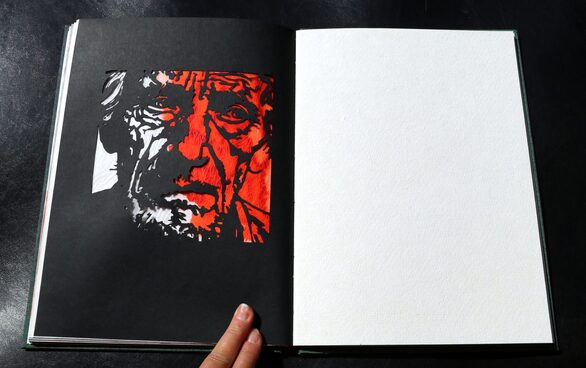 Papercut von Stephan Flommersfeld aus dem Buch „Josef“.