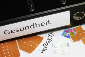 Aktenordner mit Schriftzug "Gesundheit" © Denis Junker